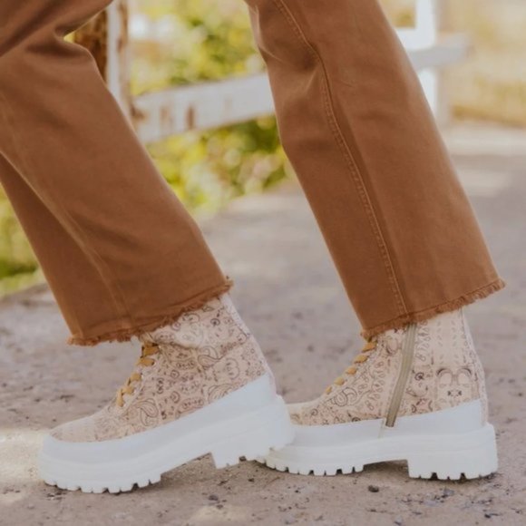 NWOT Free People jacquard print canvas lug sole lace-up "hiker" boots, EU 40 - Picture 5 of 16